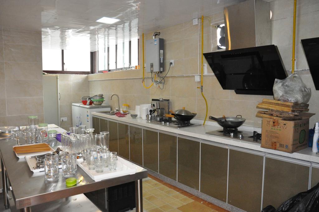 Holly'S Hostel Чэнду Экстерьер фото