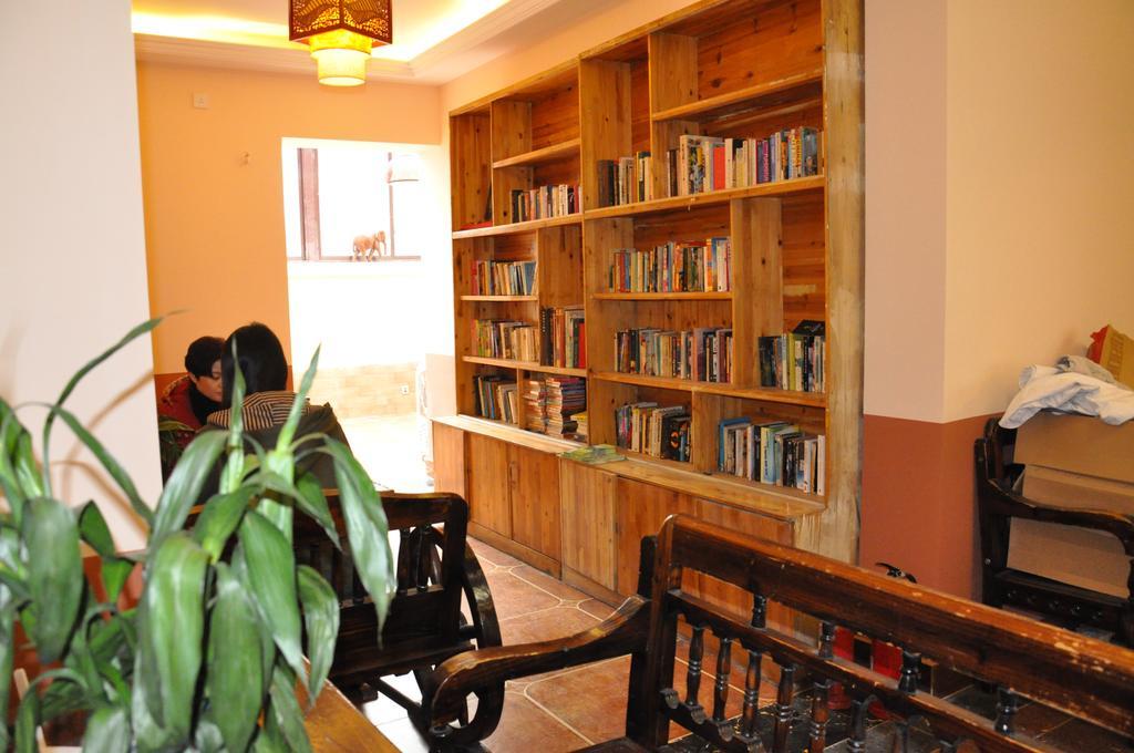 Holly'S Hostel Чэнду Экстерьер фото