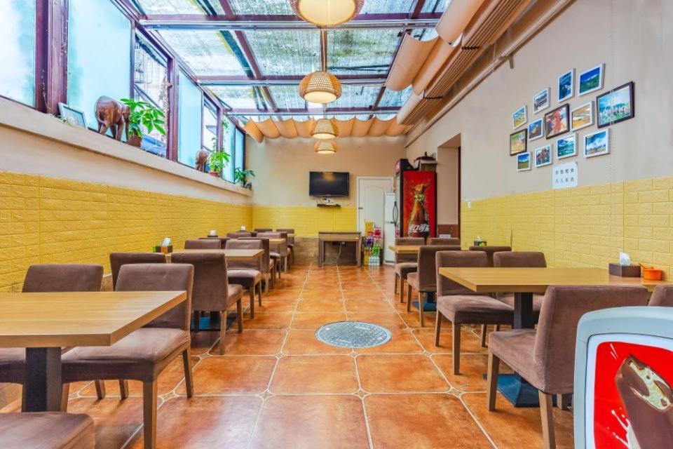 Holly'S Hostel Чэнду Экстерьер фото
