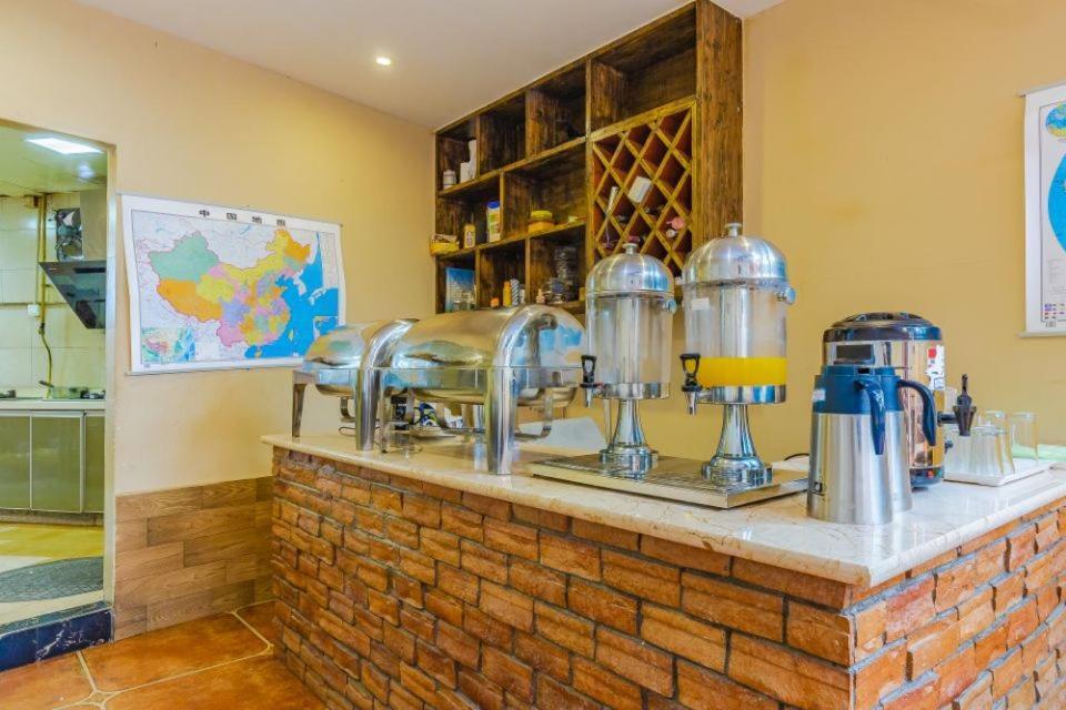 Holly'S Hostel Чэнду Экстерьер фото